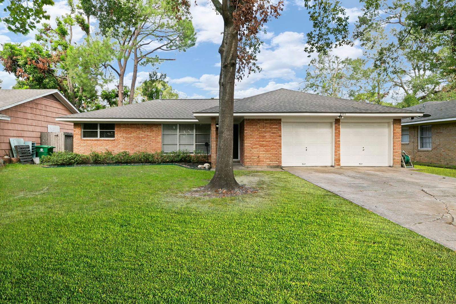 Real estate property located at 2111 Woodvine, Harris, Long Point Oaks, Houston, TX, US