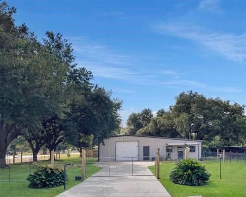 Real estate property located at 106 Maple, Jefferson, Port Neches, TX, US