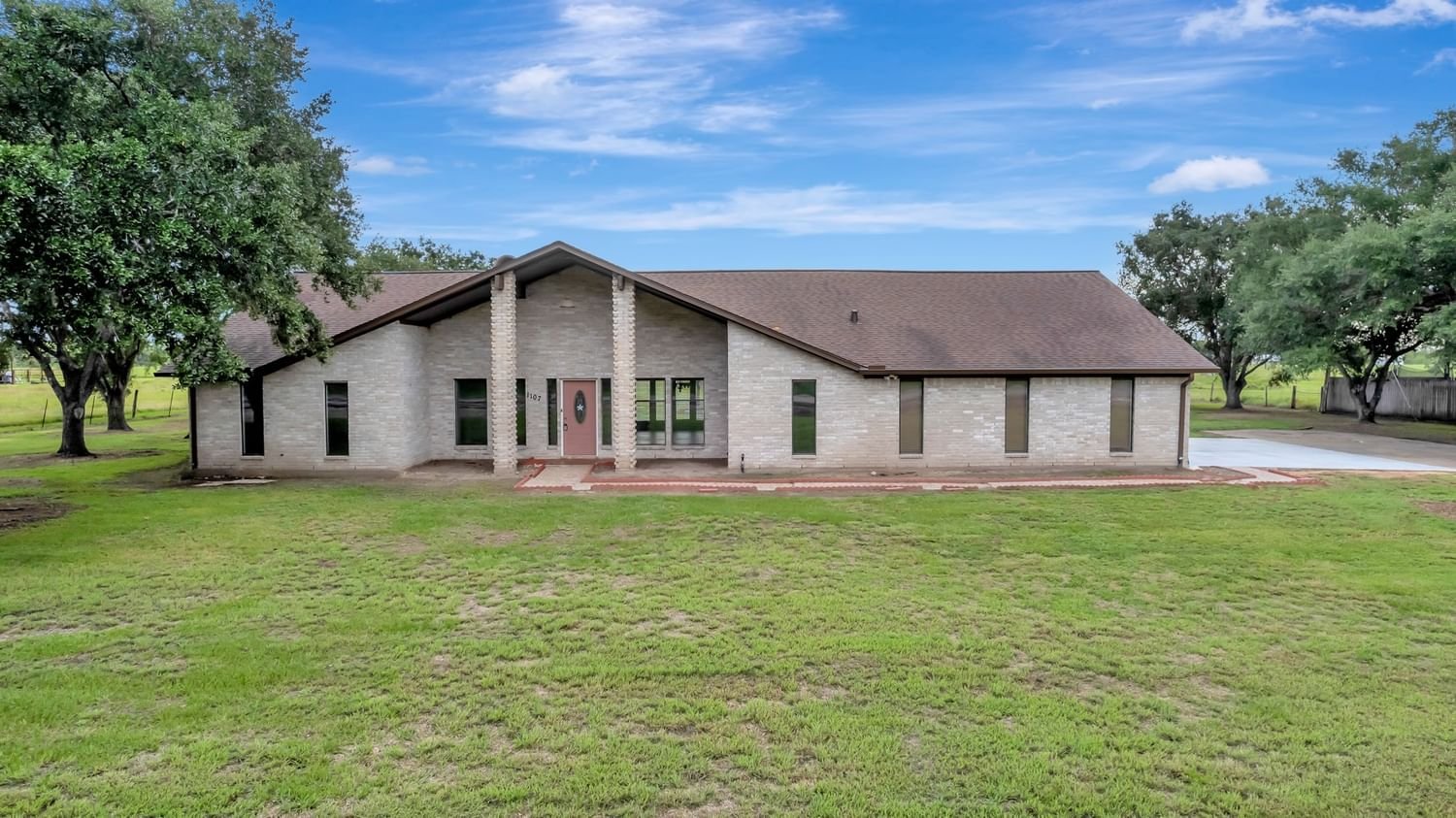 Real estate property located at 1107 Fairlane, Jackson, Ganado, TX, US