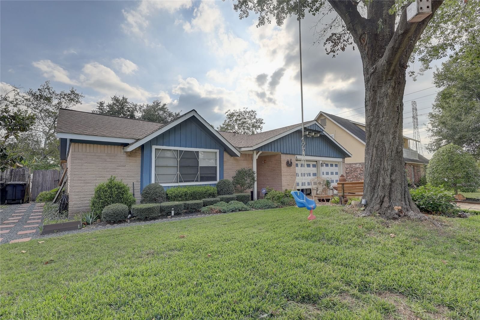 Real estate property located at 11423 Hendon, Harris, Bellaire West Sec 08, Houston, TX, US