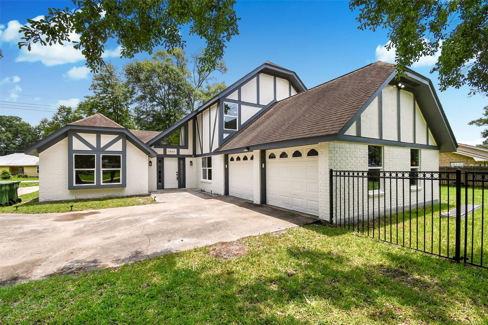 Real estate property located at 1003 Crescent, Liberty, Post Oak Mannor, Cleveland, TX, US