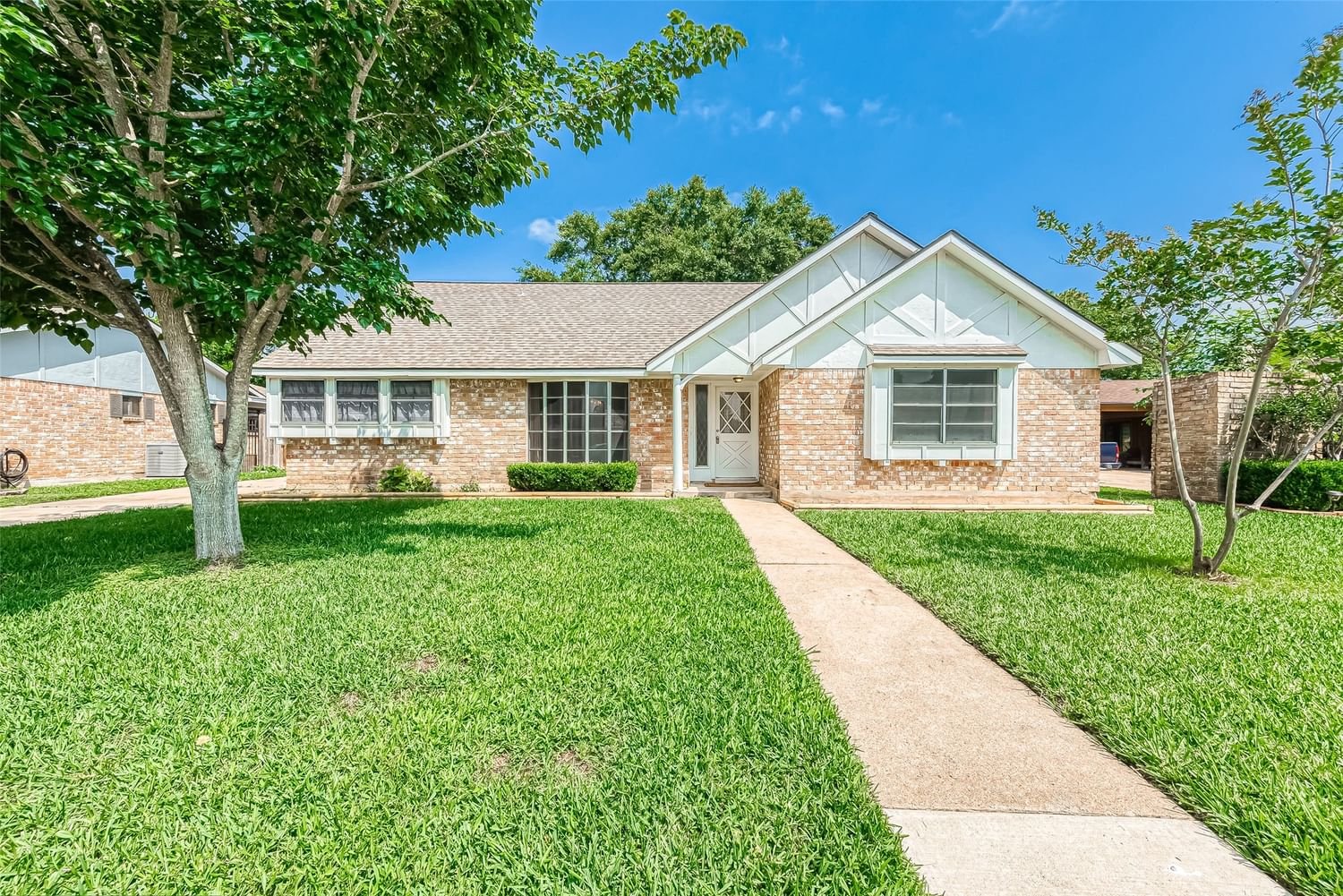 Real estate property located at 13546 Brook Hollow, Fort Bend, Covington Woods Sec 4, Sugar Land, TX, US