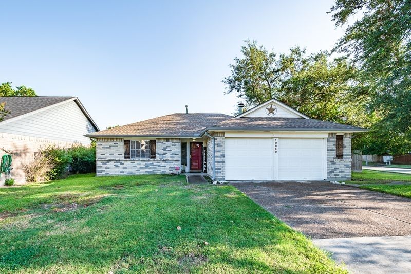 Real estate property located at 10849 Idlewood, Harris, Fairmont Park East Sec 03 R/P, La Porte, TX, US