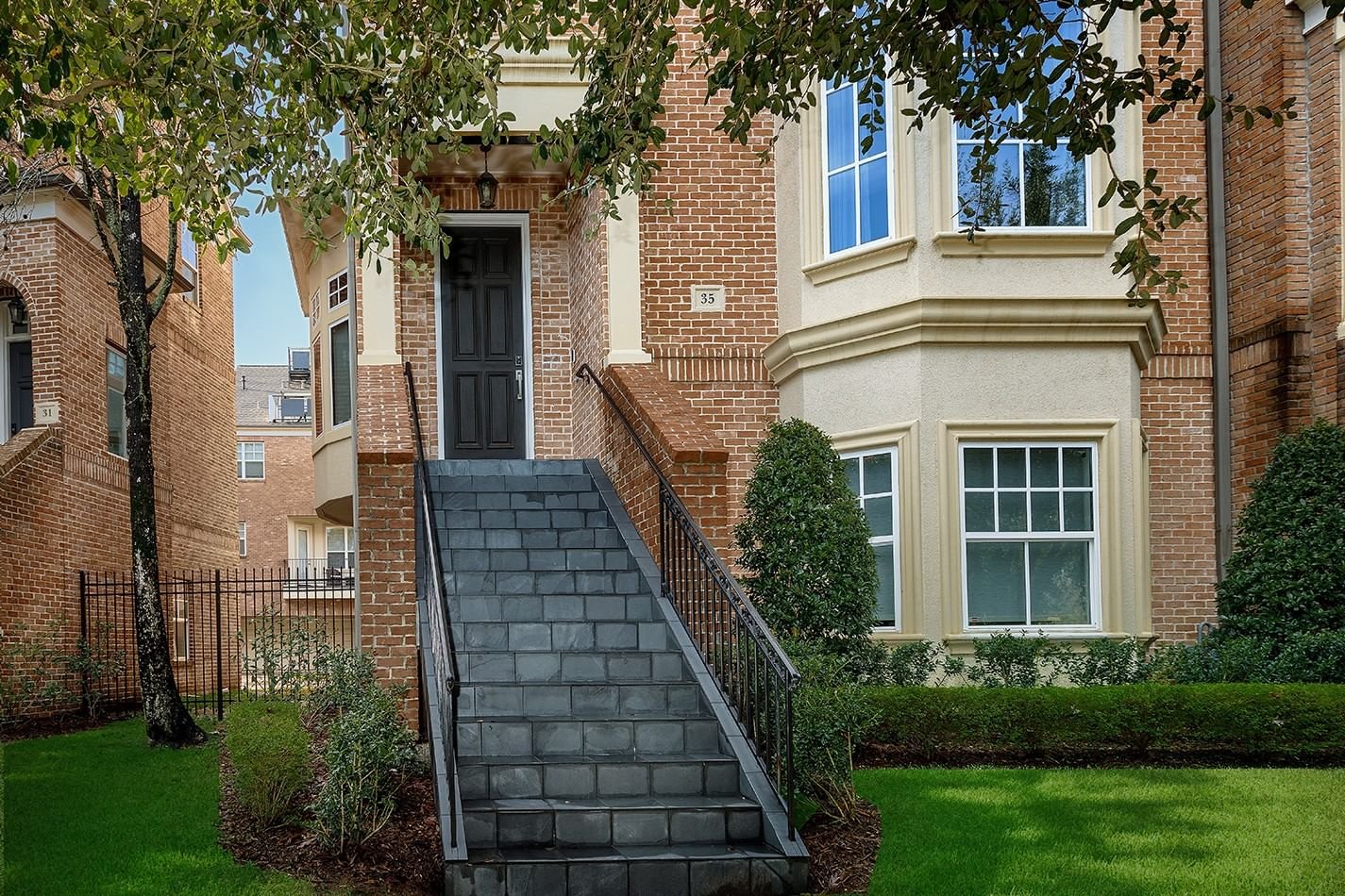 Real estate property located at 35 Colonial Row, Montgomery, Park Place Brownstones / East Shore, The Woodlands, TX, US