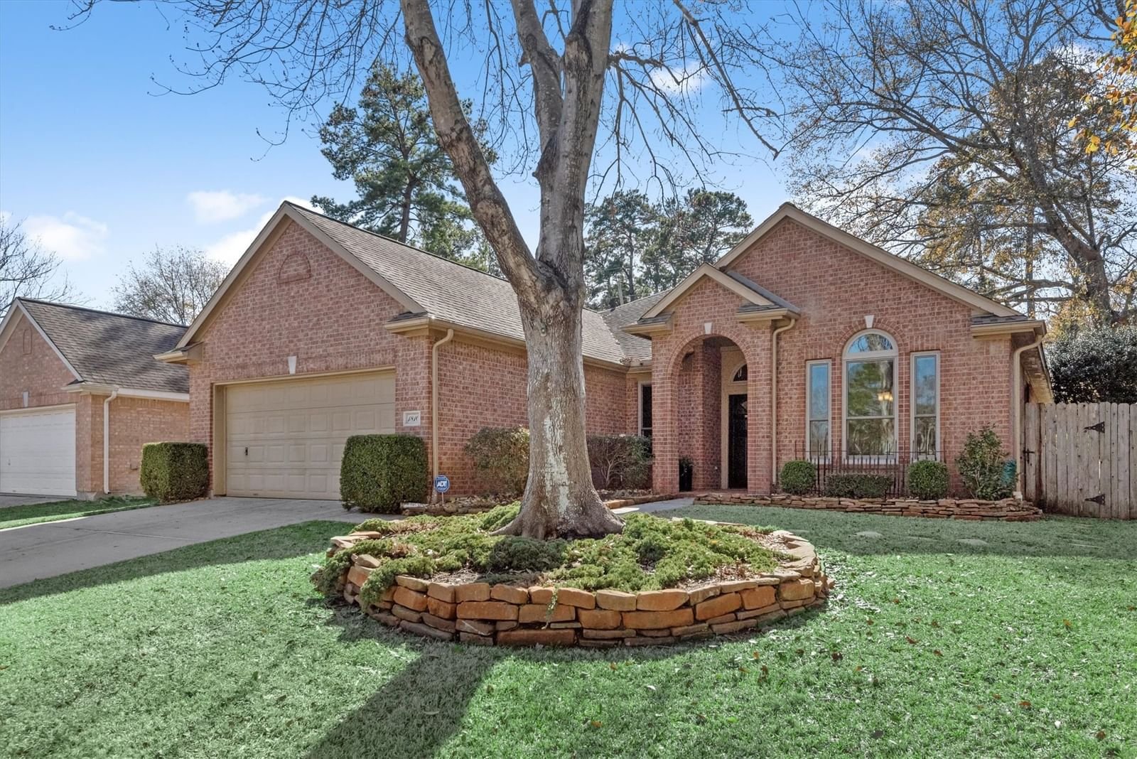 Real estate property located at 1810 Whispering Forest, Harris, Kingwood Place Village, Kingwood, TX, US