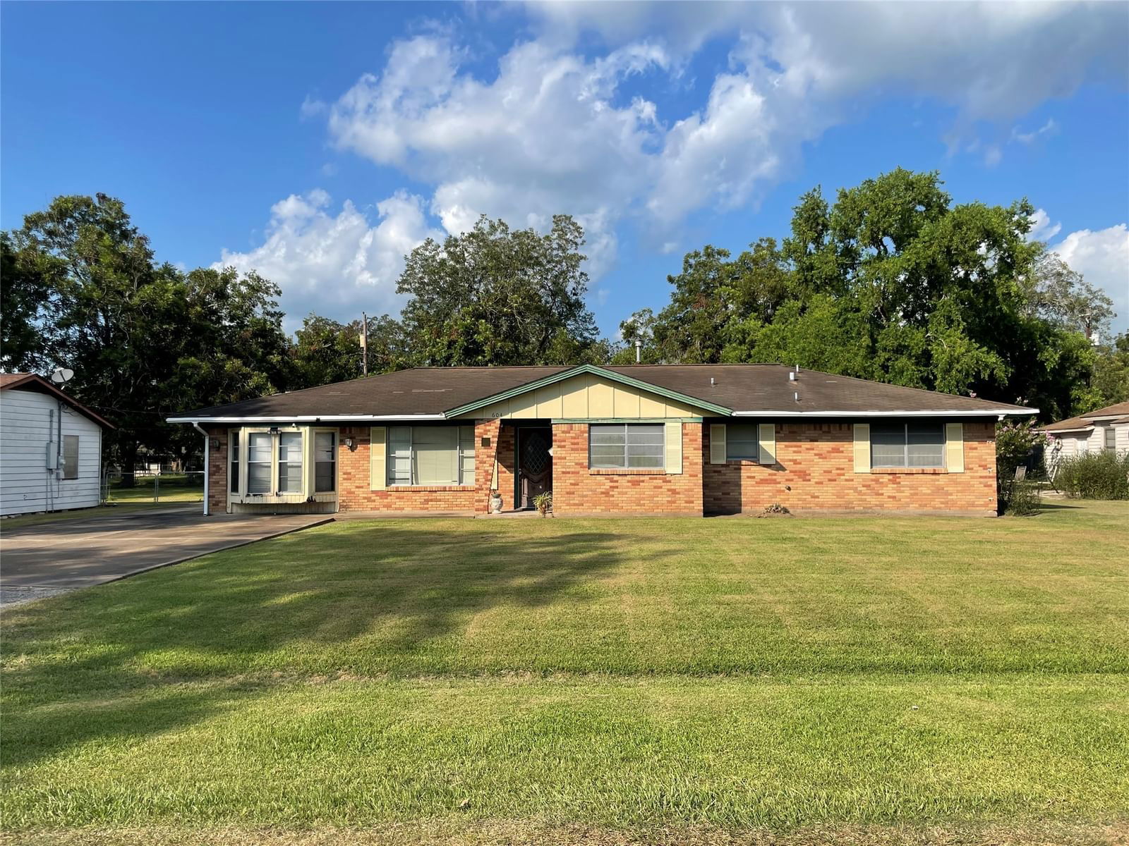 Real estate property located at 604 Pine, Brazoria, S6545 MEADOR (SWEENY), Sweeny, TX, US