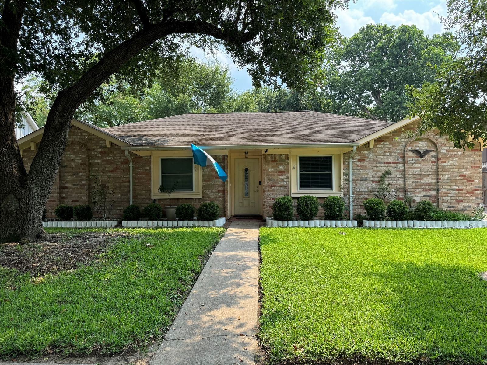 Real estate property located at 12403 Longbrook, Harris, Huntington Village Sec 02, Houston, TX, US