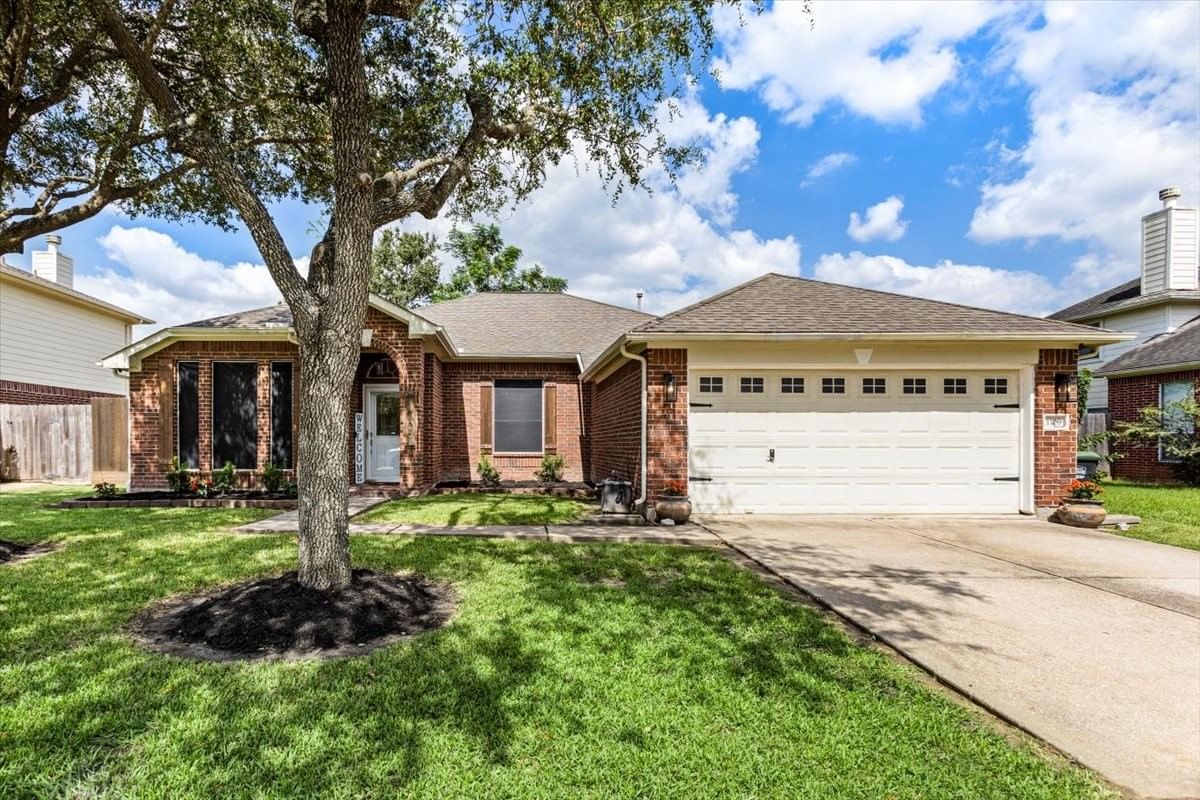 Real estate property located at 1109 Lake Shore, Brazoria, Sunset Lakes Sec 3, Pearland, TX, US