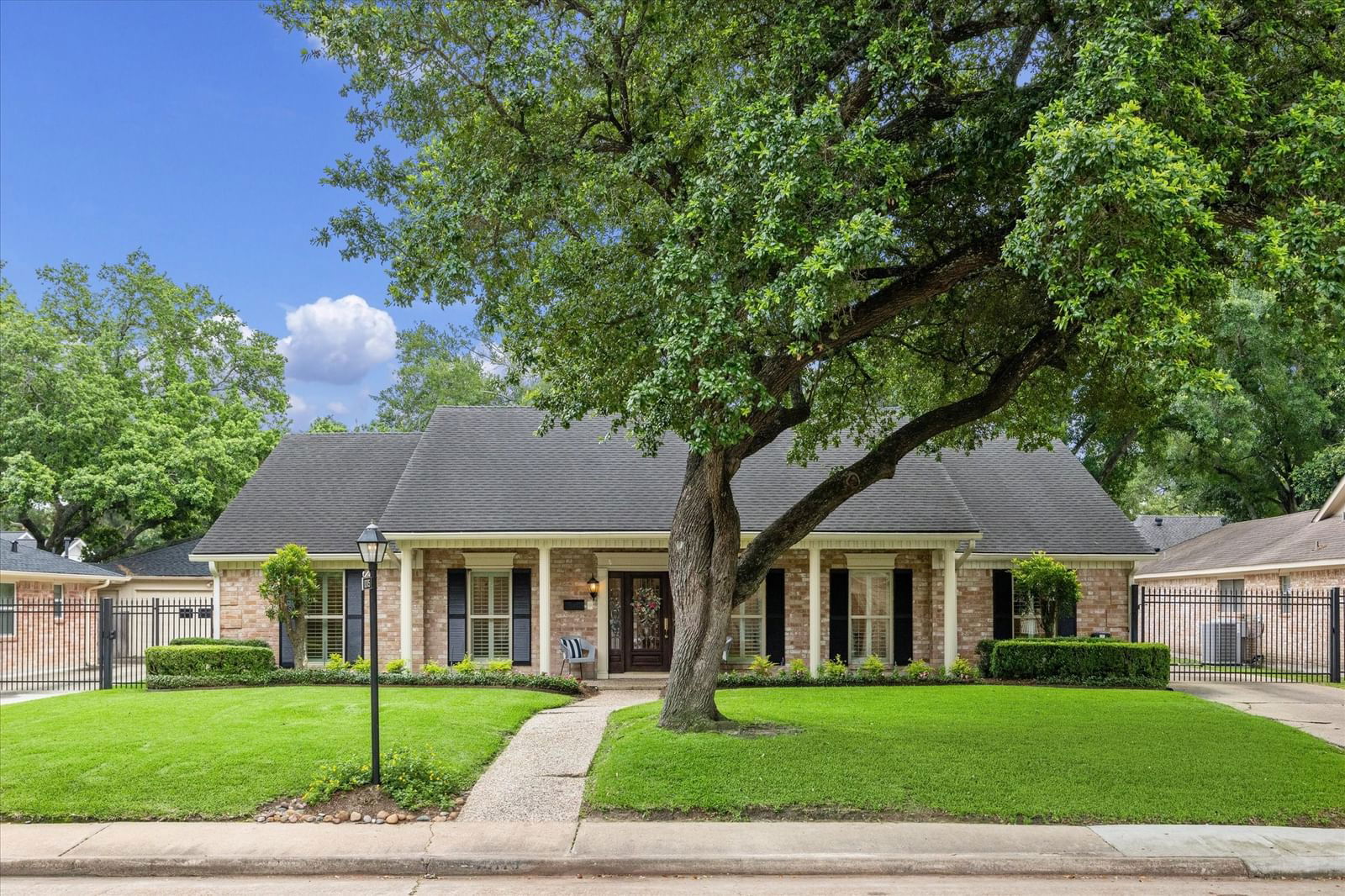 Real estate property located at 10115 Briar Rose, Harris, Briargrove Park Sec 04, Houston, TX, US