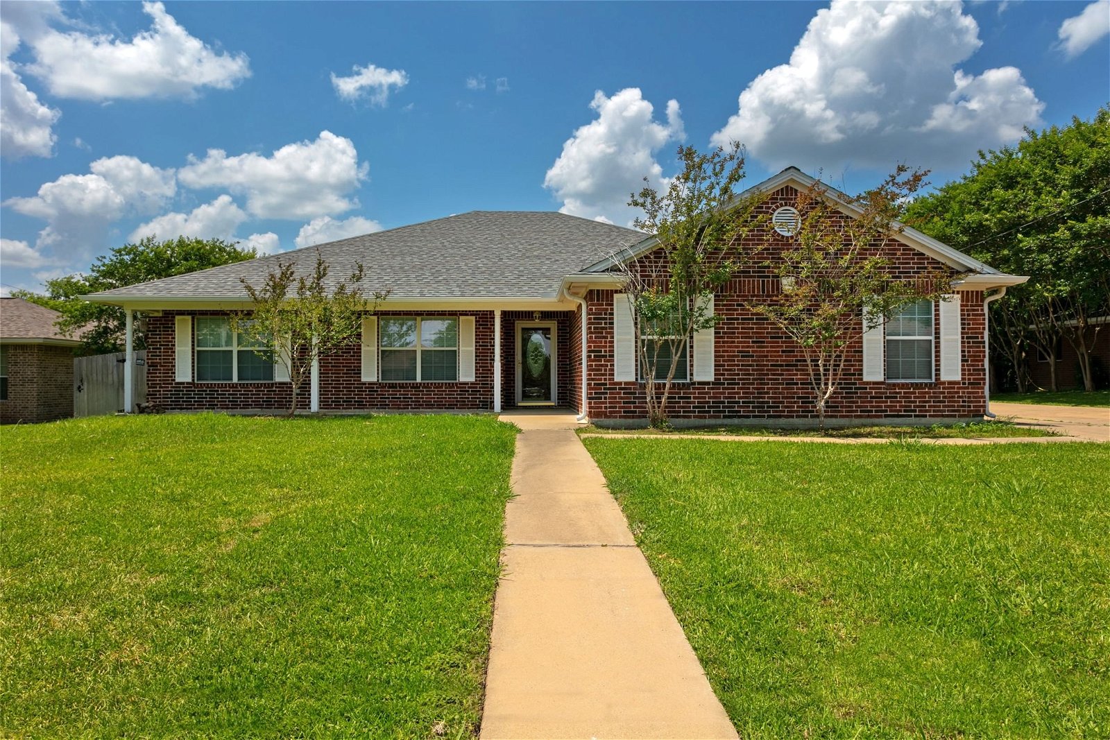 Real estate property located at 1818 Terrace Drive, Burleson, Caldwell, TX, US