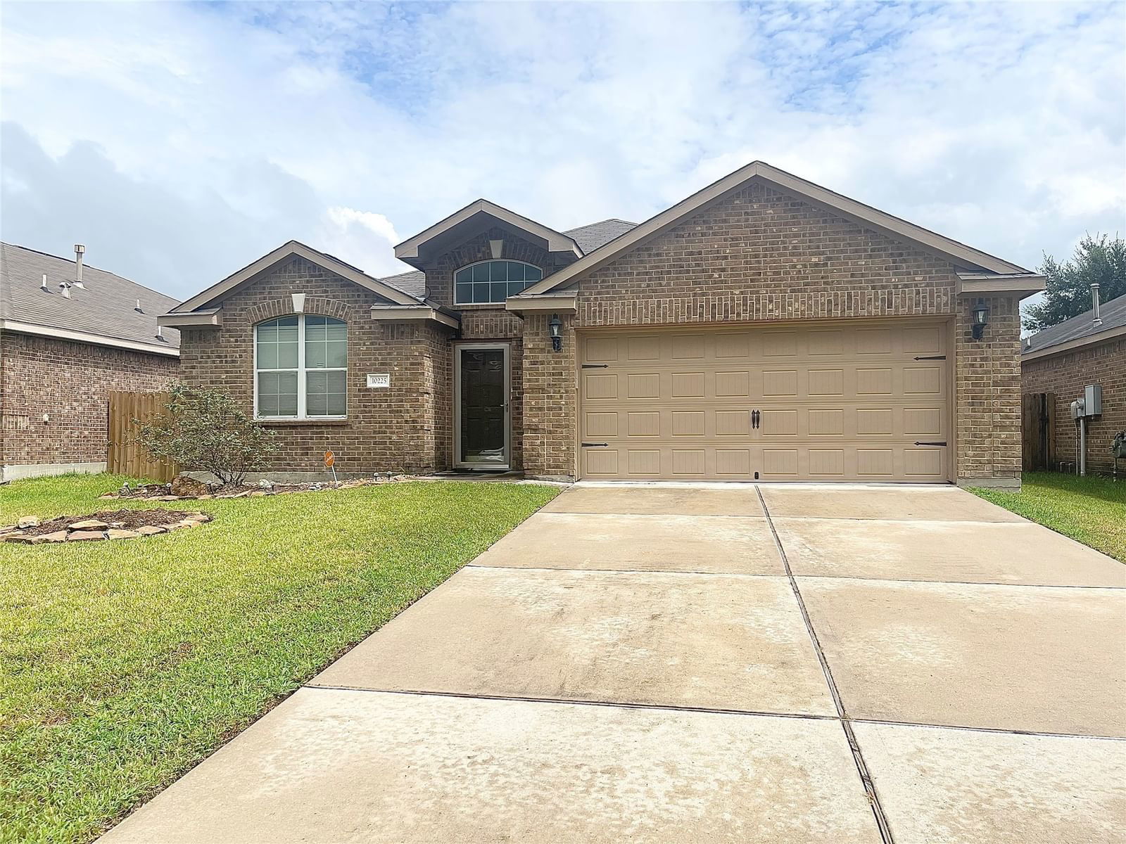 Real estate property located at 10225 Red Fern, Montgomery, Chateau Woods, Conroe, TX, US