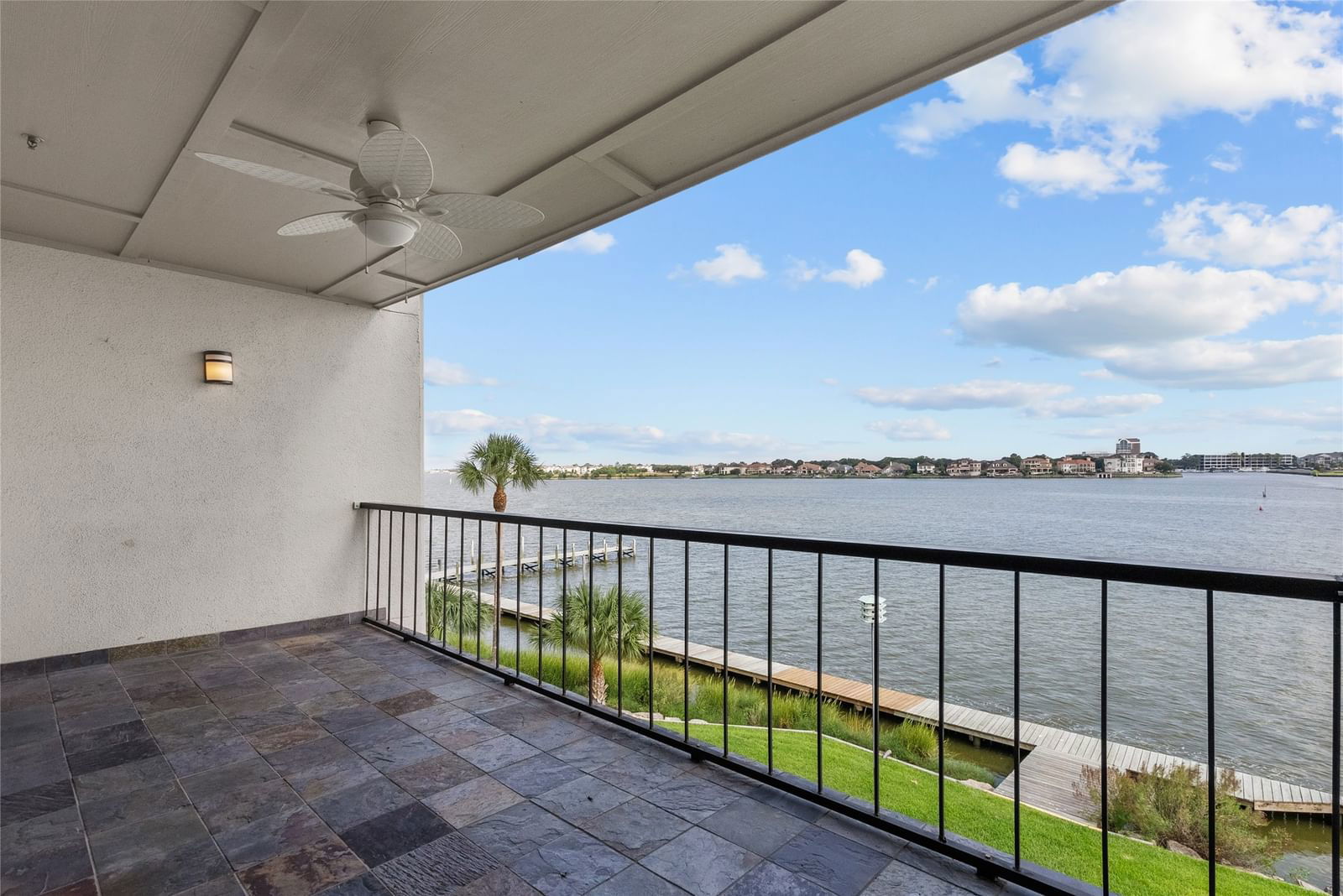 Real estate property located at 401 Lakeside #213, Harris, Bayfront Towers Condo, Nassau Bay, TX, US