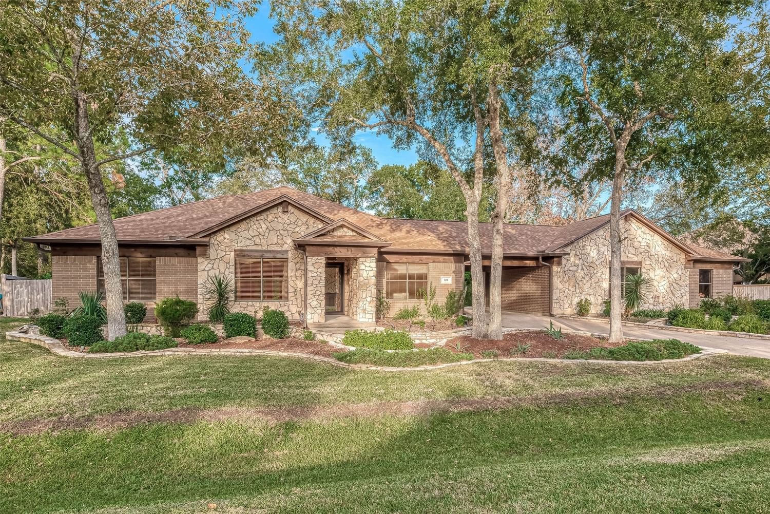 Real estate property located at 303 Scenic, Galveston, The Forest, Friendswood, TX, US
