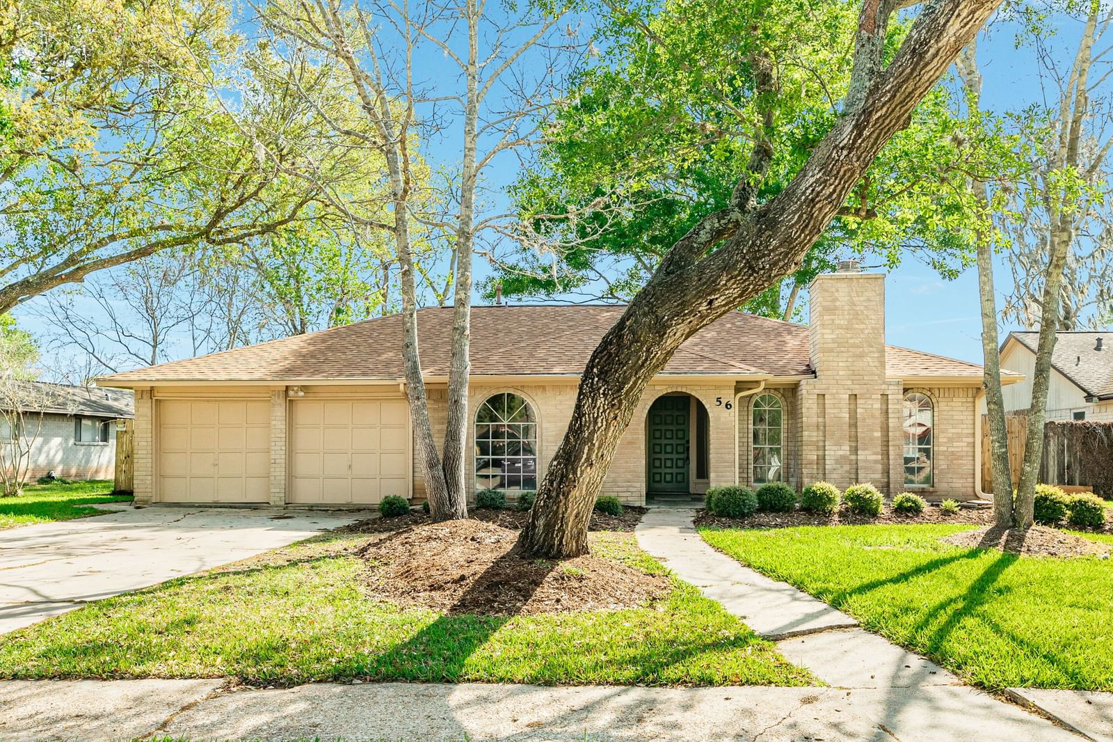 Real estate property located at 56 Southern Oaks, Brazoria, Forest Bend Sec 3 Lake Jackso, Lake Jackson, TX, US