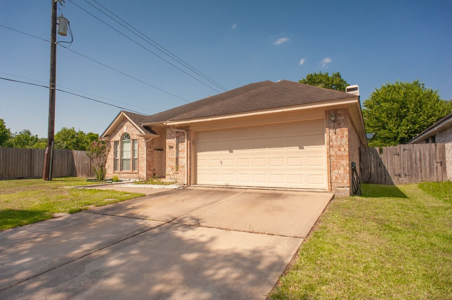 Real estate property located at 14003 Crown Glen, Harris, Bay Pointe Sec 03, Houston, TX, US