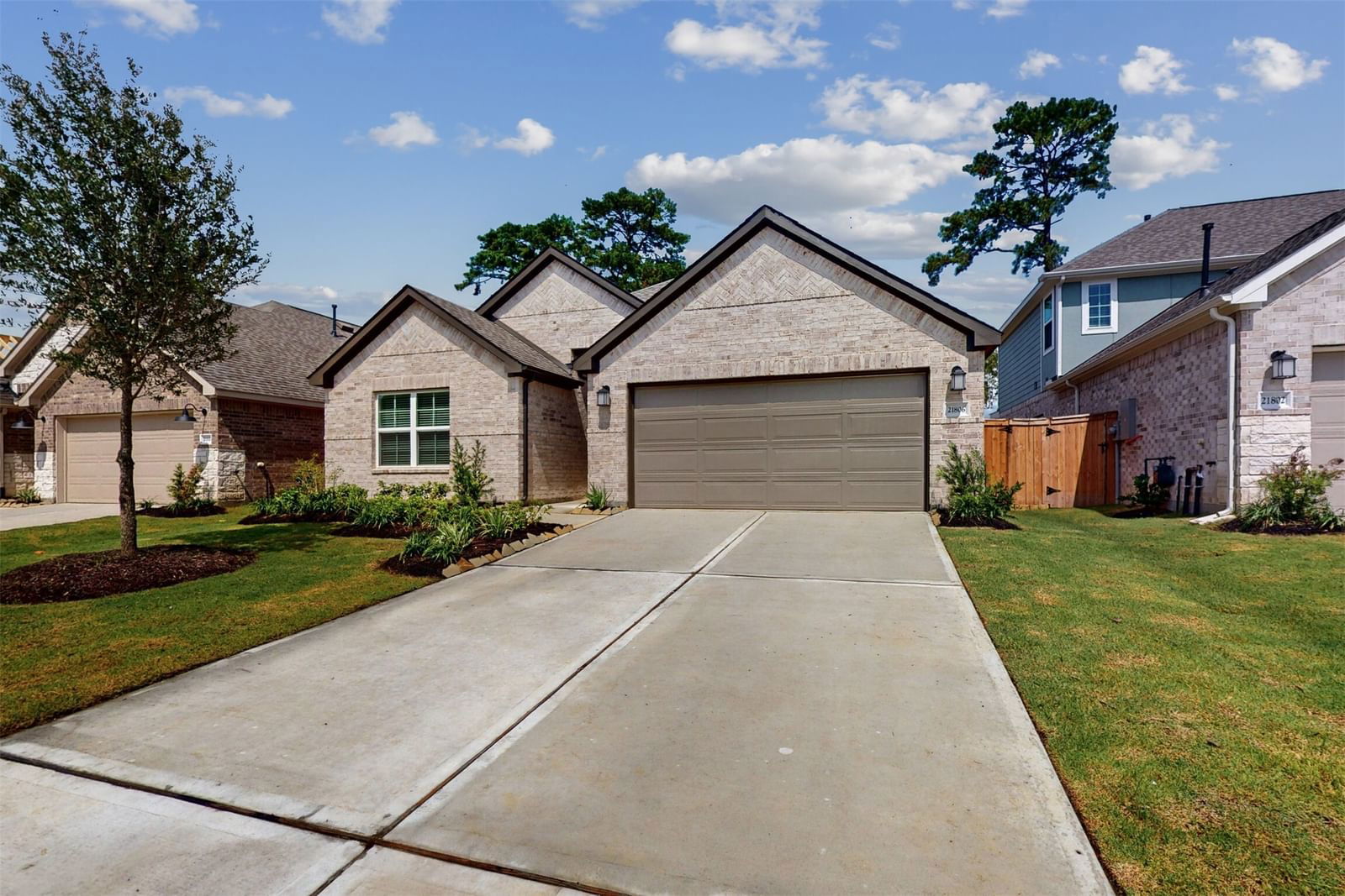 Real estate property located at 21806 Burgos Plaza Drive, Harris, Sorella, Tomball, TX, US