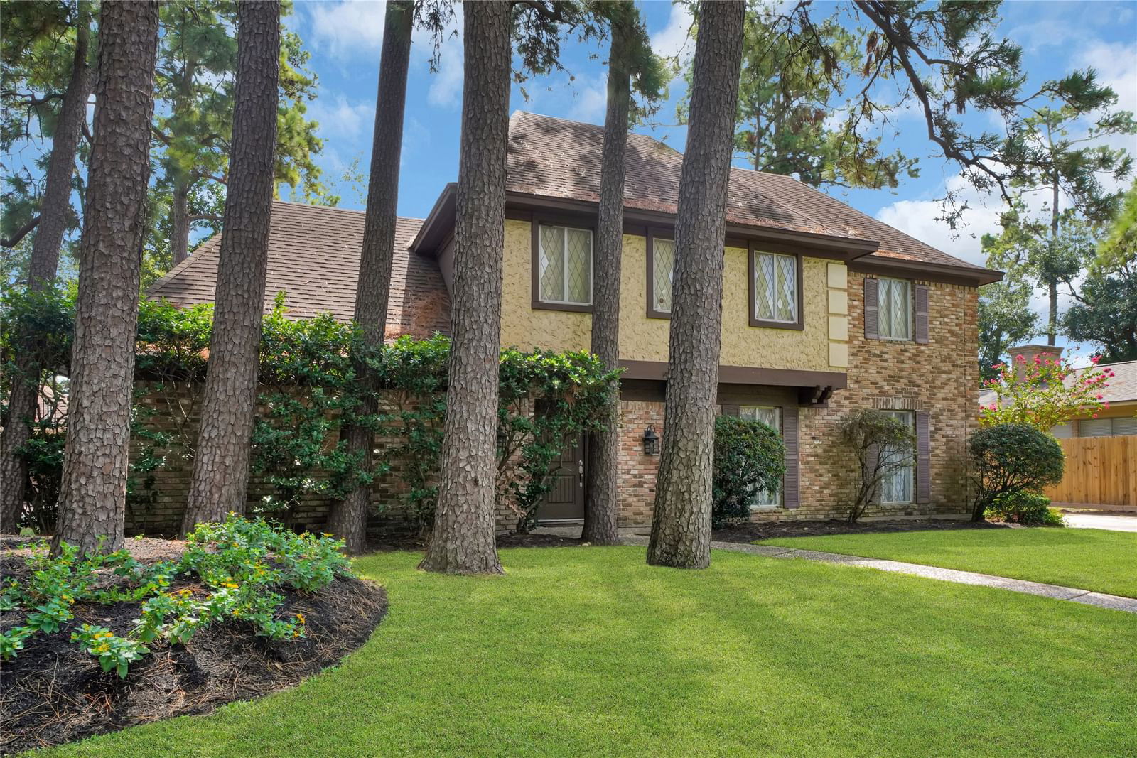 Real estate property located at 5335 Coral Gables, Harris, Huntwick Forest Sec 08, Houston, TX, US