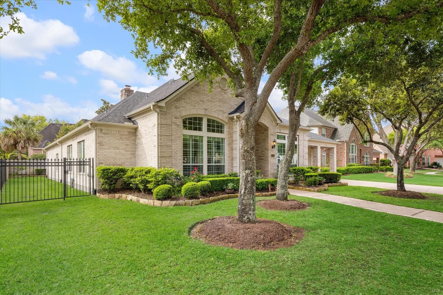 Real estate property located at 15410 Conifer Bay, Harris, Bay Oaks Sec 19, Houston, TX, US