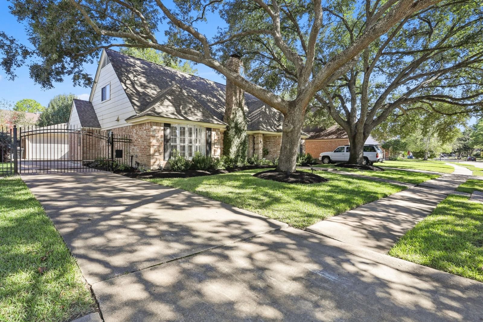 Real estate property located at 11514 Chevy Chase, Harris, Village West, Houston, TX, US