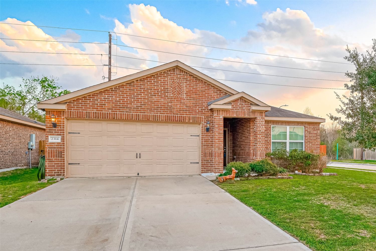 Real estate property located at 2314 Seabourne Trails, Fort Bend, The Trails At Seabourne Parke Sec 3, Rosenberg, TX, US