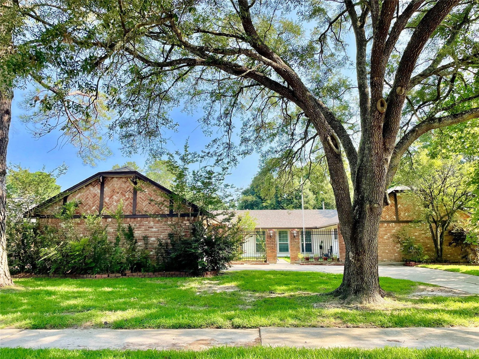 Real estate property located at 12806 Pantano, Harris, Houston, TX, US