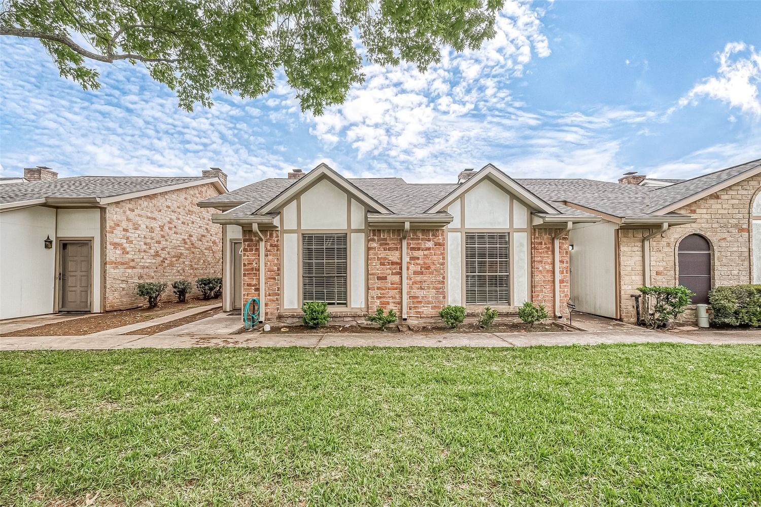 Real estate property located at 42 Pine Hurst, Fort Bend, Quail Village Twnhs Sec 2, Missouri City, TX, US