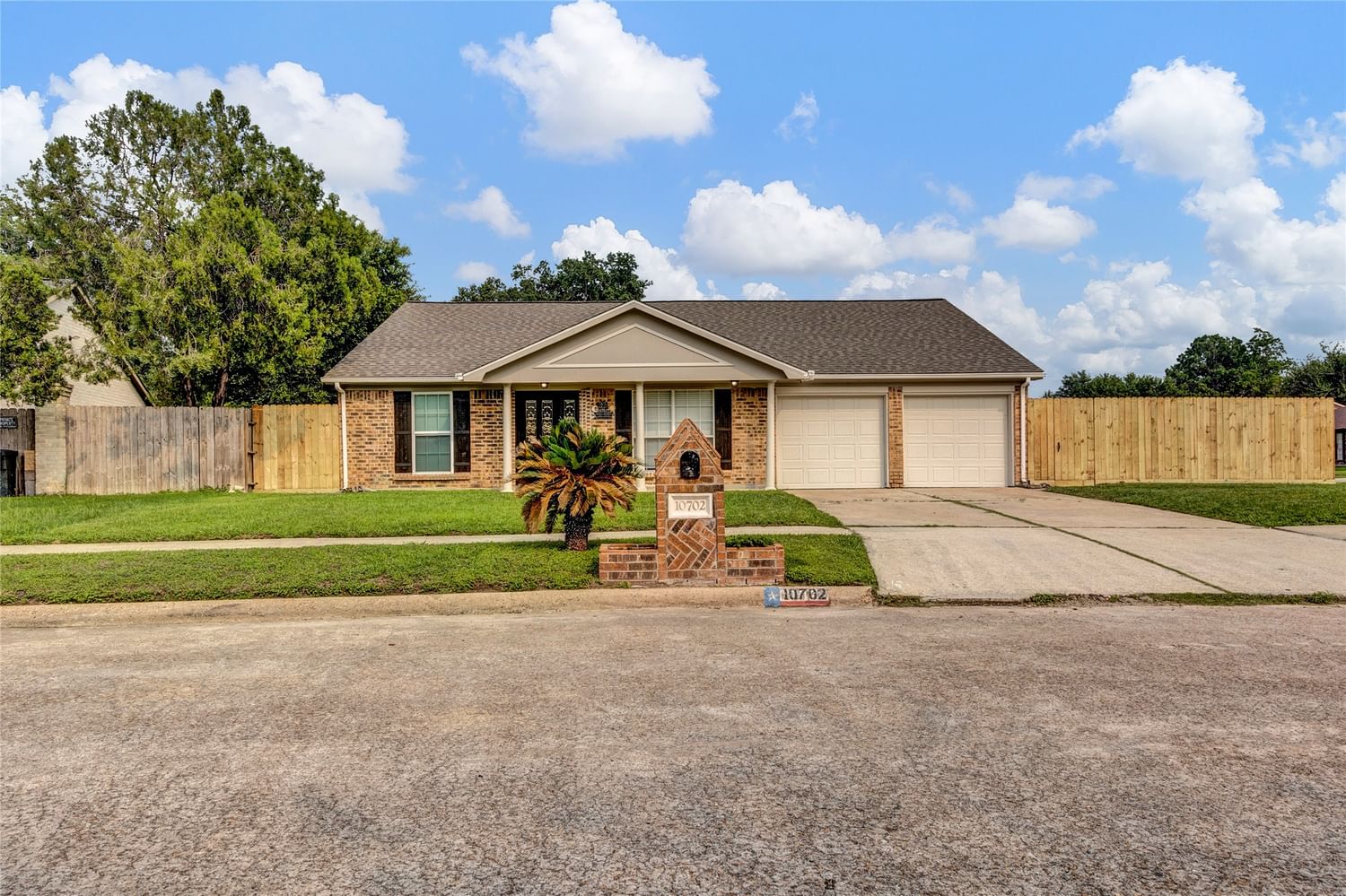 Real estate property located at 10702 Misty Summit, Harris, Northwest Park Sec 04, Houston, TX, US