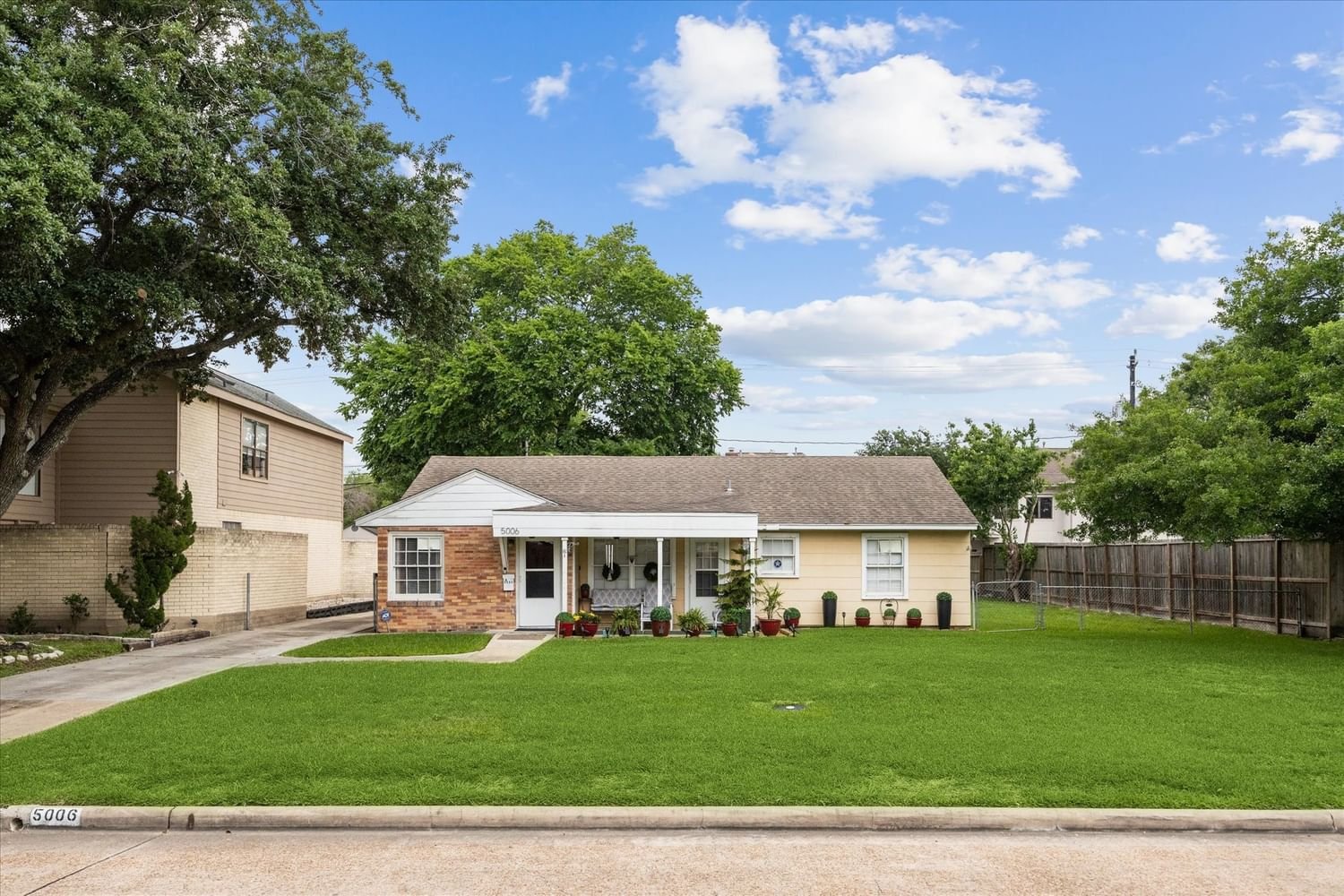Real estate property located at 5006 Locust, Harris, Bellaire Amd, Bellaire, TX, US