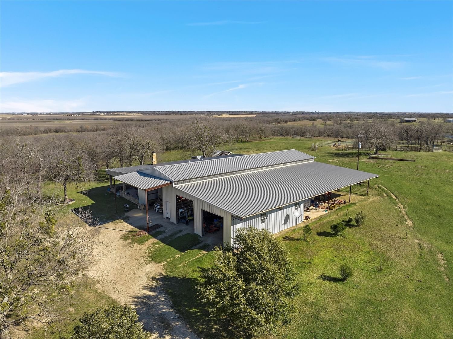 Real estate property located at 404 County Rd 459, Falls, MATA MIGUEL, Lott, TX, US