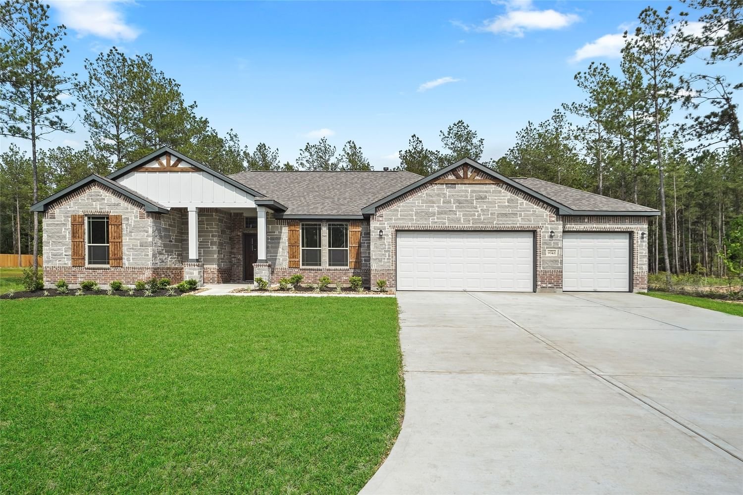 Real estate property located at 9742 Guadalupe, Montgomery, Deer Pines, Conroe, TX, US