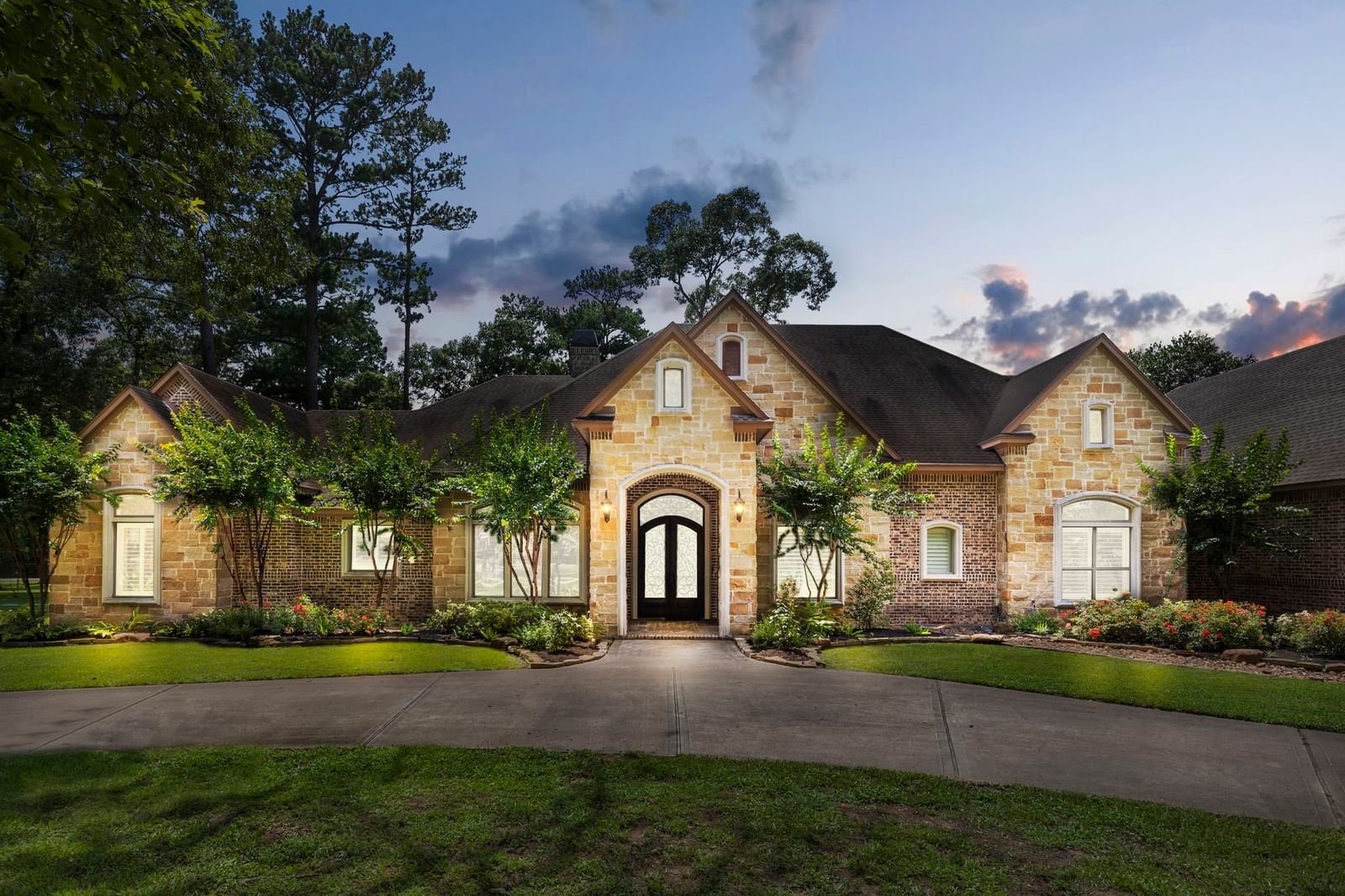 Real estate property located at 23002 Oak Hollow, Harris, Holly Creek, Tomball, TX, US