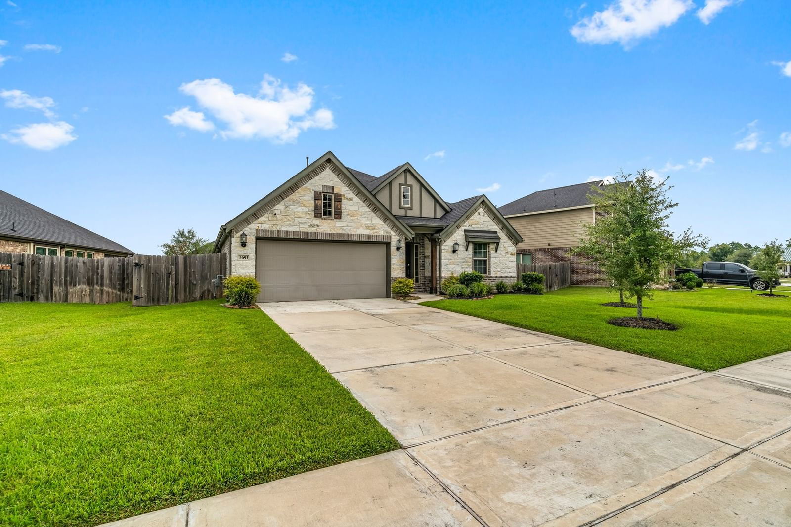 Real estate property located at 3693 Pinewood Bend, Montgomery, Falls At Imperial Oaks 25, Spring, TX, US