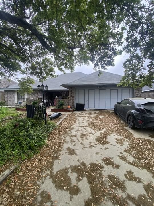 Real estate property located at 5925 Choctaw, Nueces, Crestmont #6, Corpus Christi, TX, US