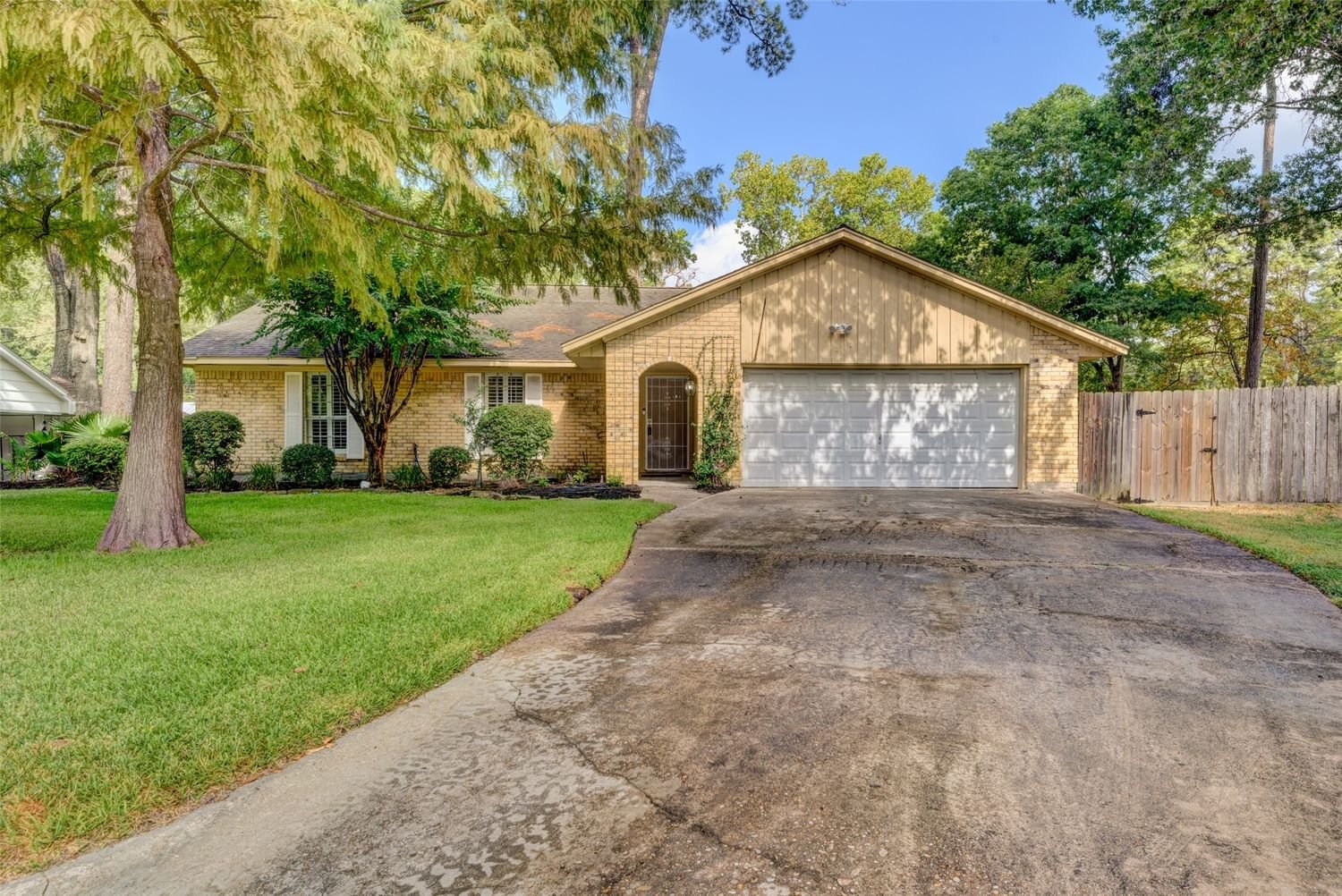 Real estate property located at 1 Fairway, Montgomery, Conroe, TX, US
