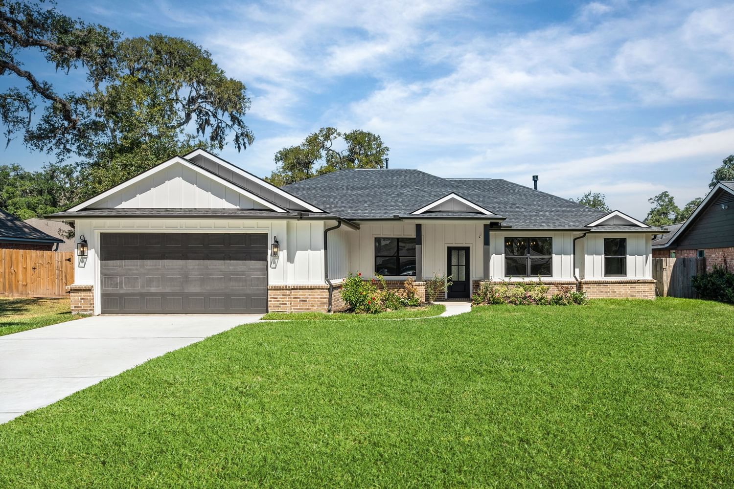 Real estate property located at 218 Inwood, Brazoria, West Columbia, TX, US