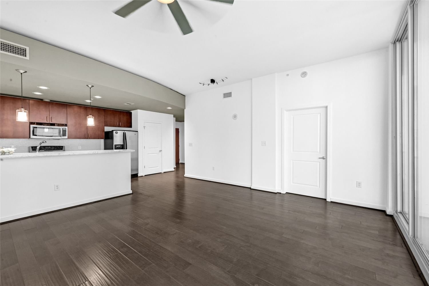 Real estate property located at 5925 Almeda #12104, Harris, Mosaic Residential North Condo, Houston, TX, US