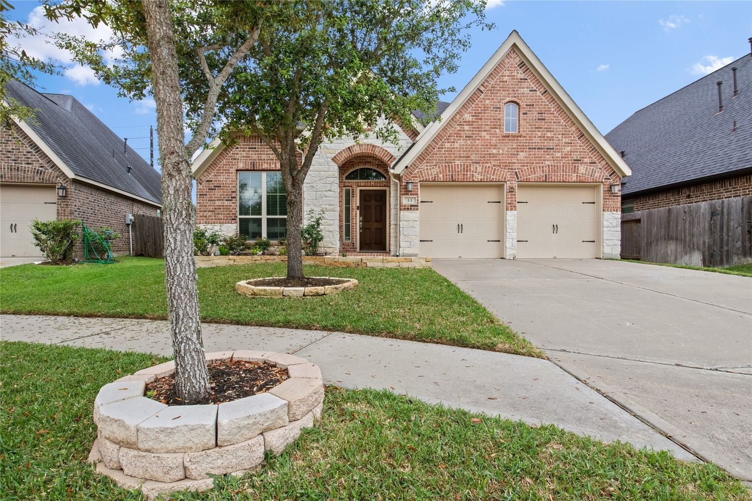Real estate property located at 11 Eden Hollow, Fort Bend, Rivers Edge Sec 15-B, Richmond, TX, US