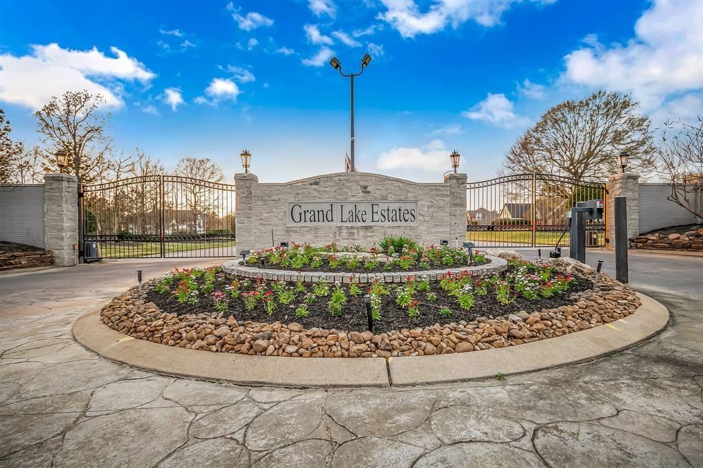 Real estate property located at 8986 & 8990 Grand Lake Estates, Montgomery, Grand Lake Estates 08, Montgomery, TX, US