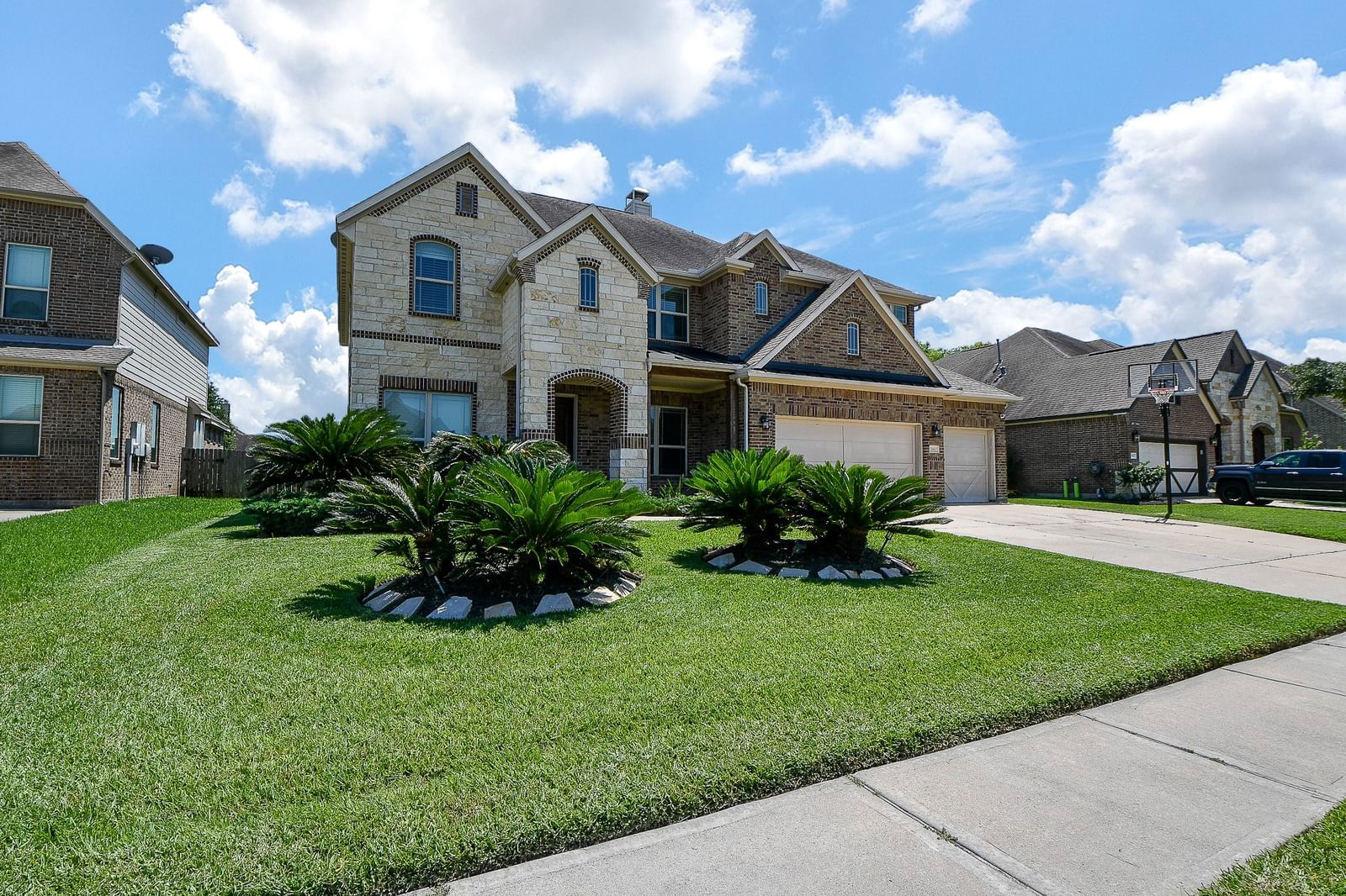 Real estate property located at 2982 Holbrook Valley, Galveston, Hidden Lakes Sec 2 2009, League City, TX, US