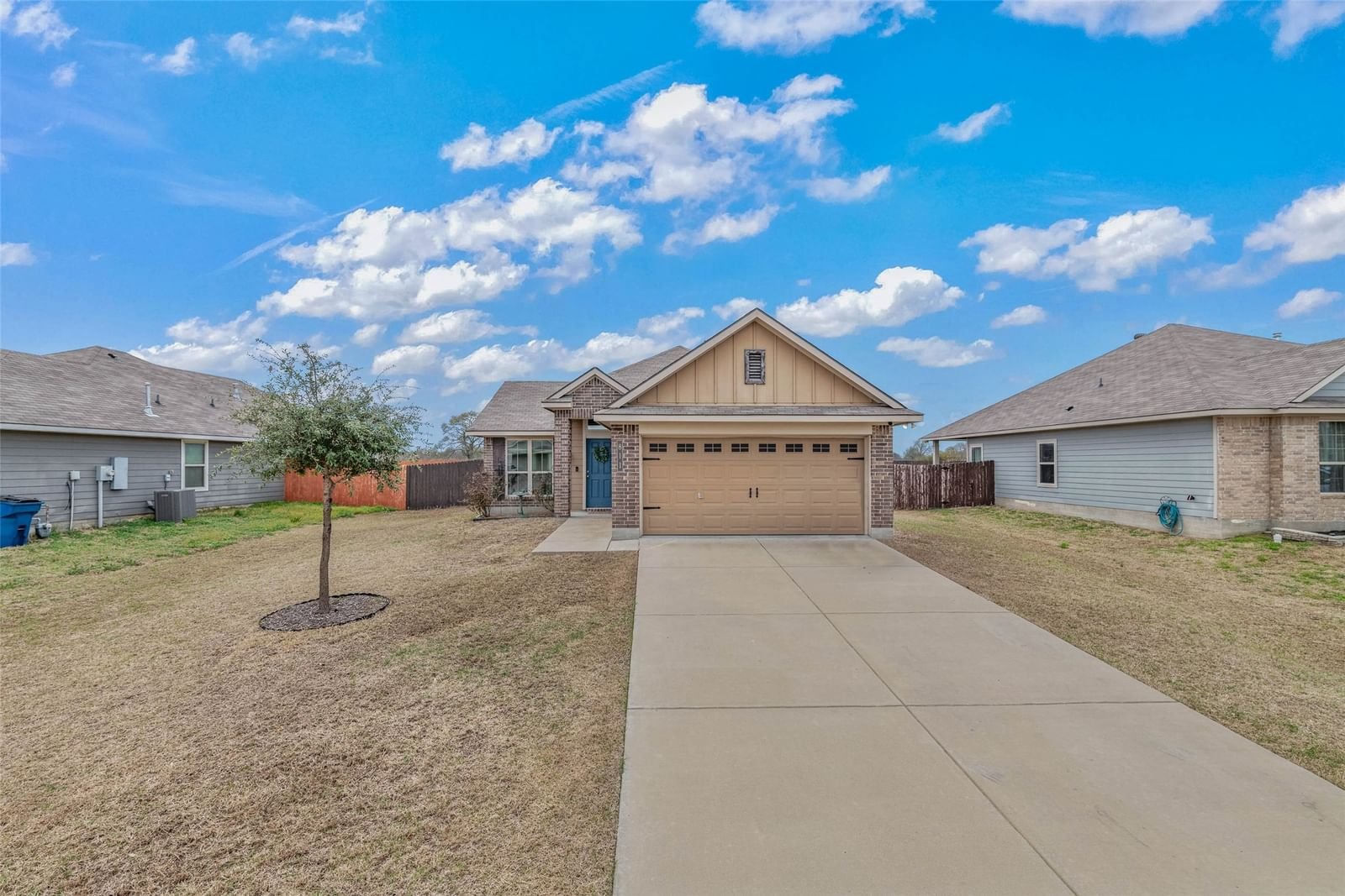 Real estate property located at 811 Mockingbird, Grimes, Heritage Meadows, Sec 1, Navasota, TX, US