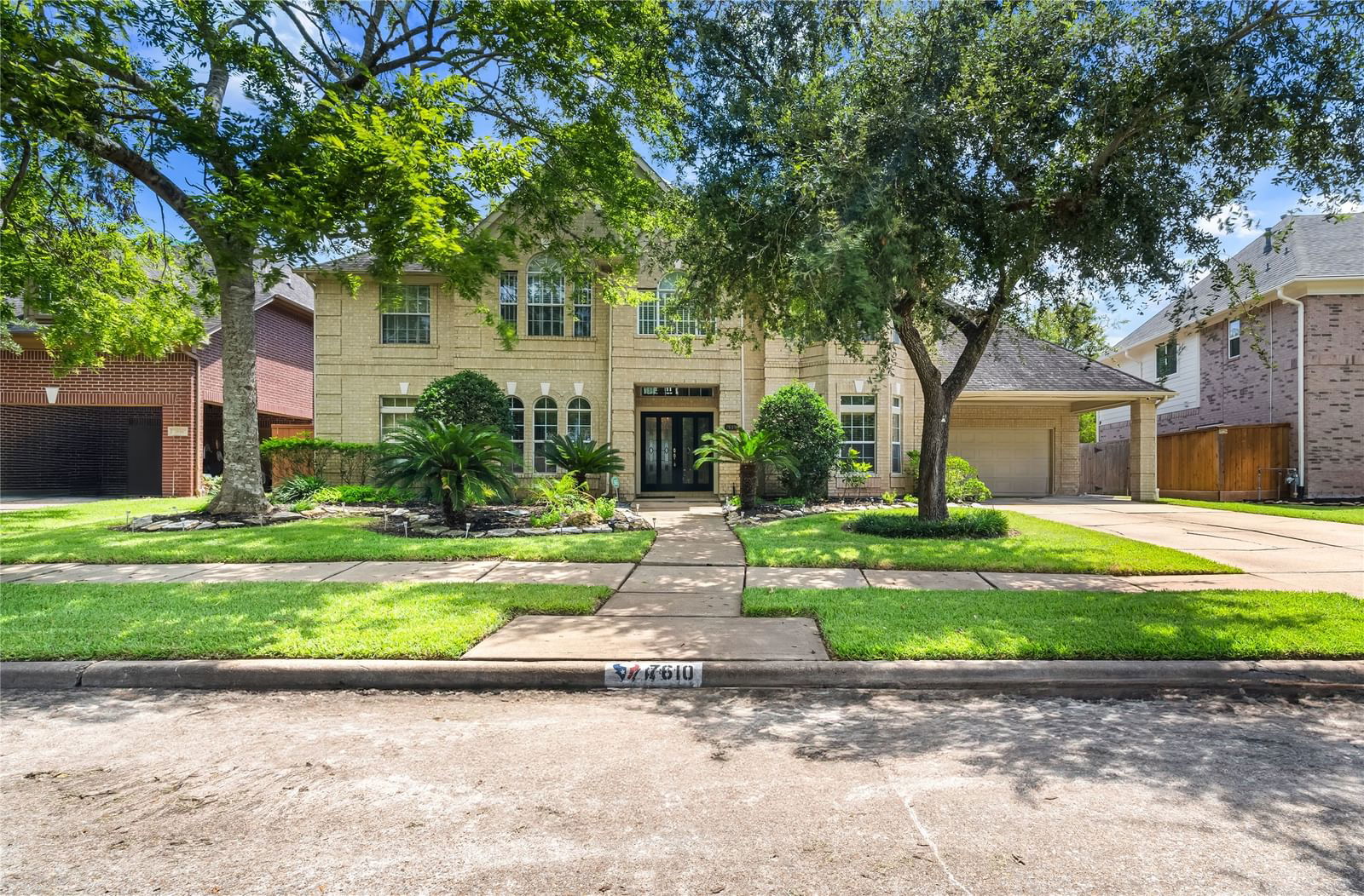 Real estate property located at 7610 Guinevere, Fort Bend, Greatwood Manor Sec 1, Sugar Land, TX, US