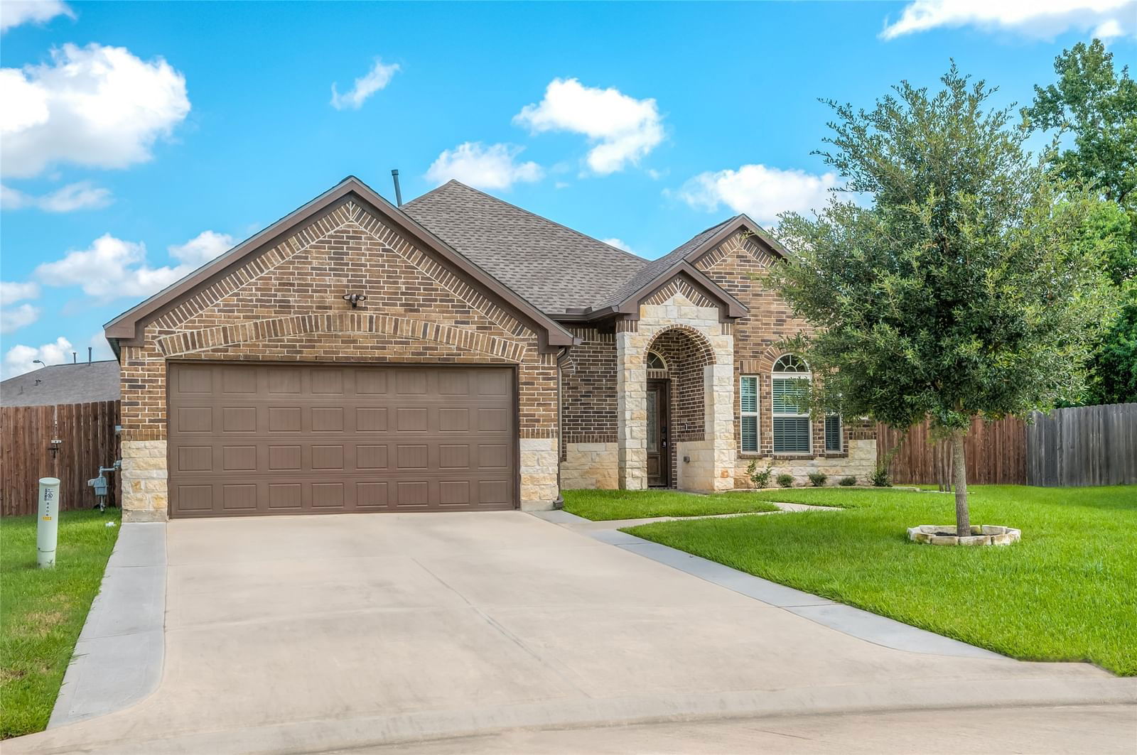 Real estate property located at 8406 Willow Woods, Harris, Willows Edge, Tomball, TX, US