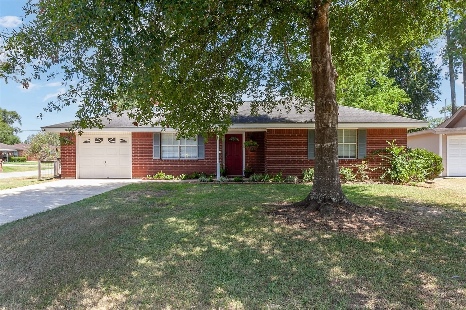 Real estate property located at 1045 Hickory, Orange, Vidor, TX, US