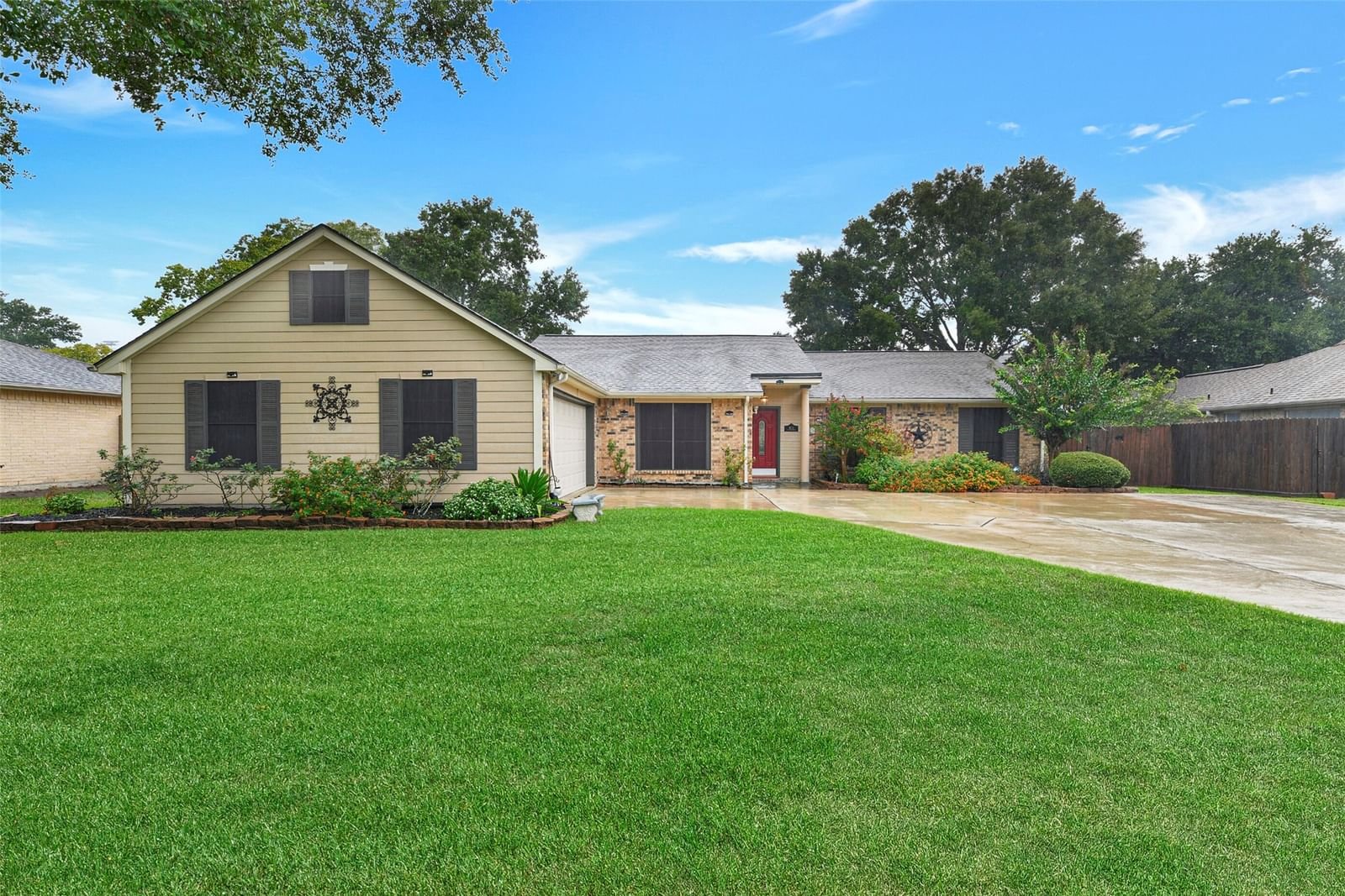 Real estate property located at 1011 Castlewood, Galveston, Wilderness Trails, Friendswood, TX, US
