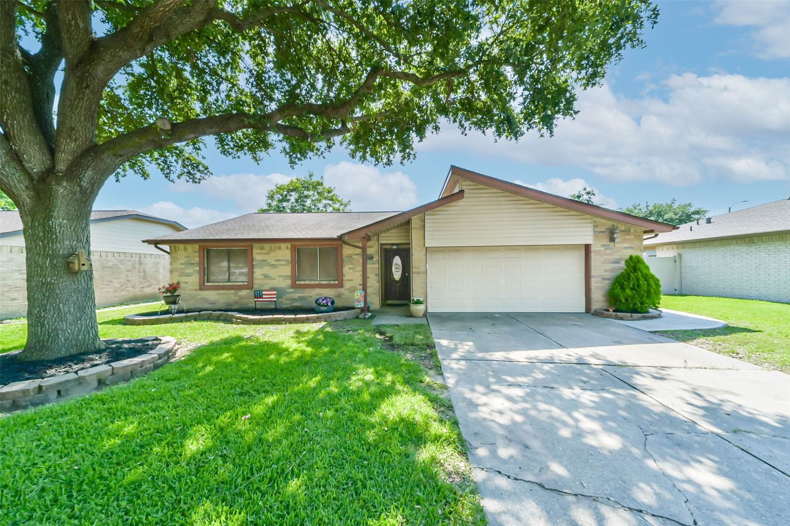 Real estate property located at 3905 Primrose, Harris, Meadow Village Sec 01, Deer Park, TX, US