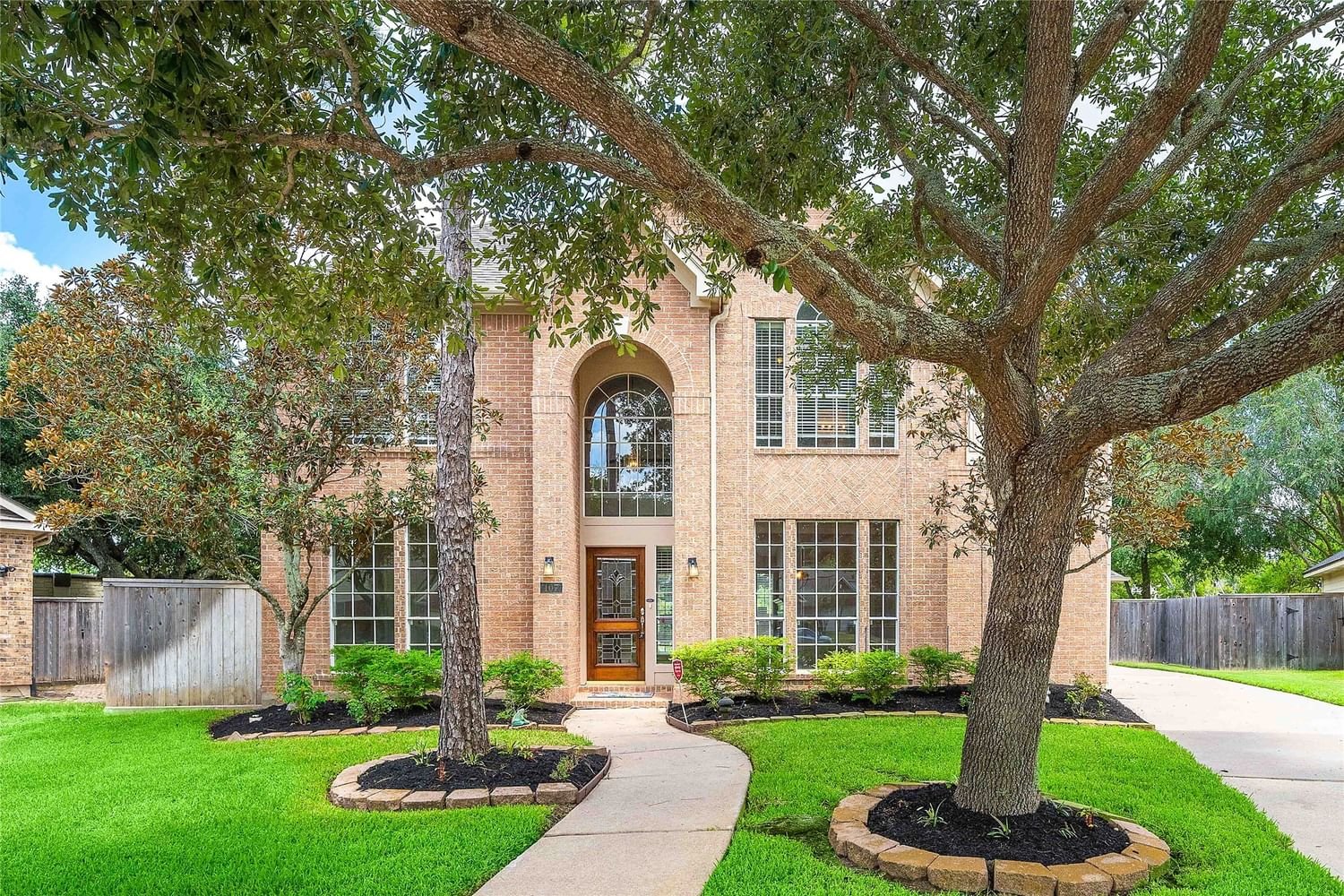 Real estate property located at 107 Knoll Forest Drive, Fort Bend, Sugar Land, TX, US