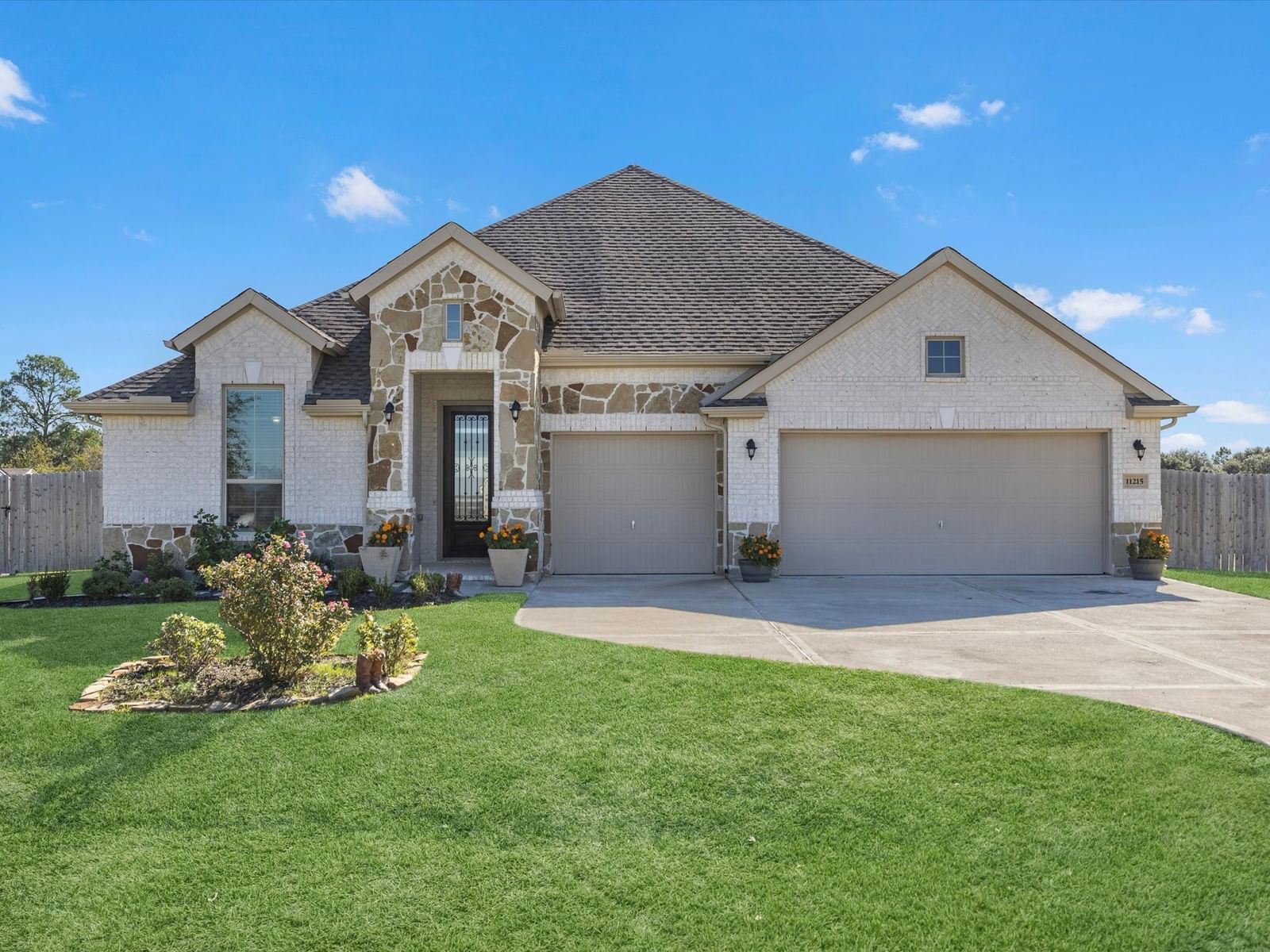 Real estate property located at 11215 Fannin Trail, Fort Bend, Tejas Trails Sub, Needville, TX, US