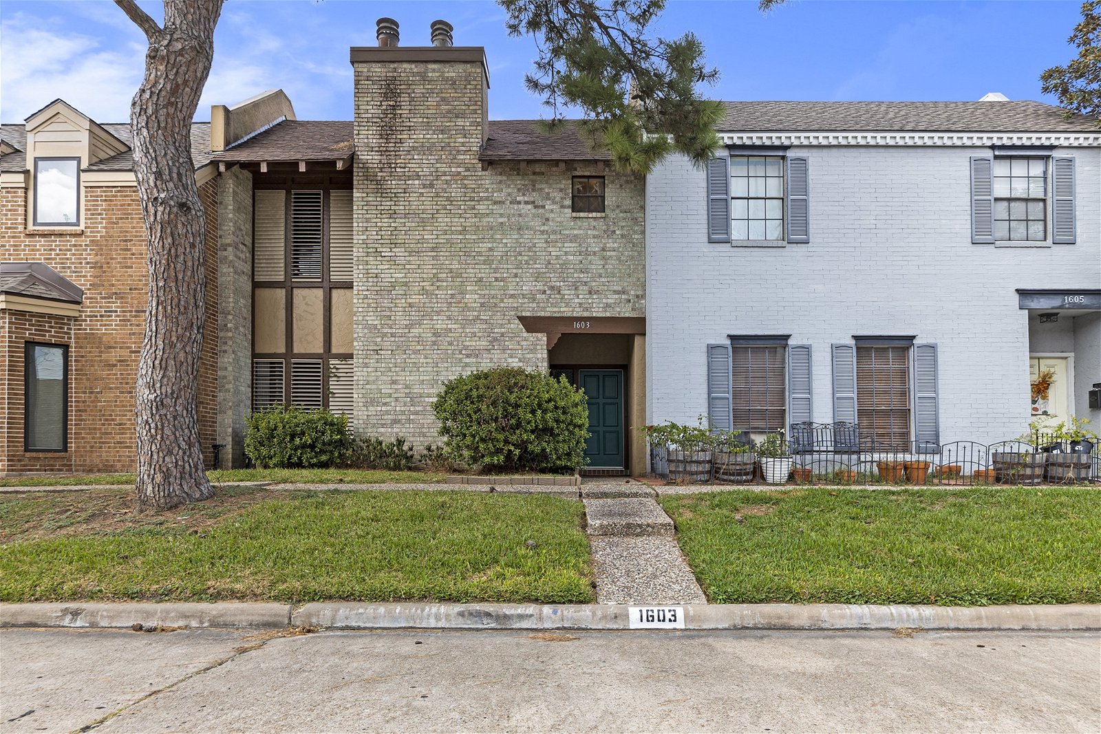 Real estate property located at 1603 Saxony, Harris, Houston, TX, US