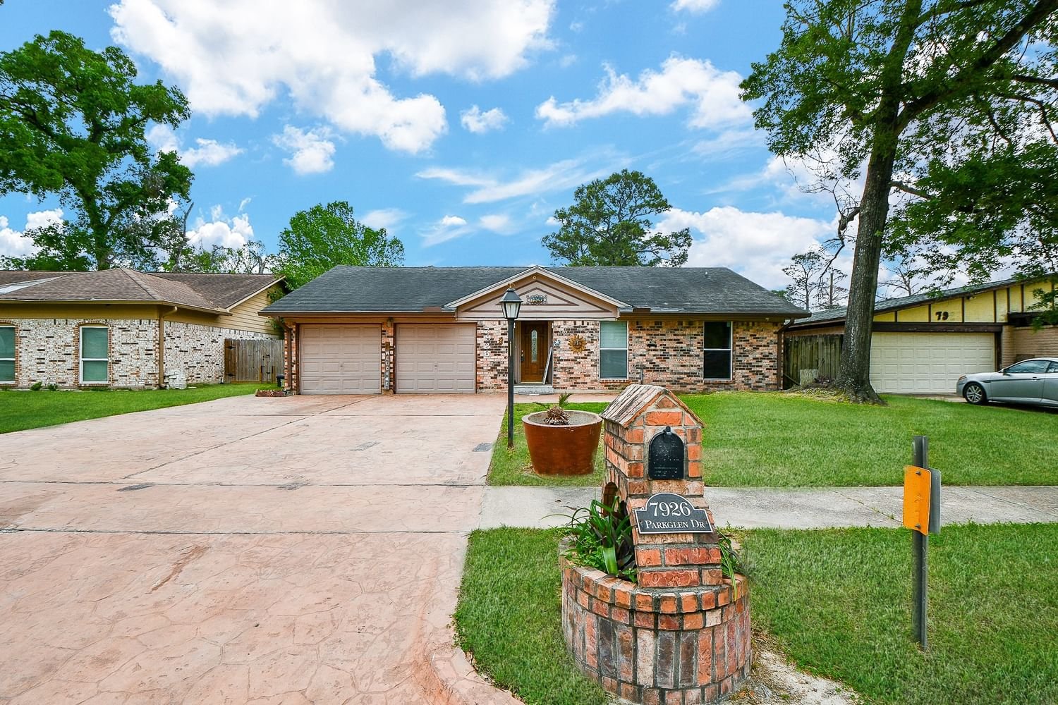 Real estate property located at 7926 Parkglen, Harris, Royalwood Sec 02 R/P, Houston, TX, US