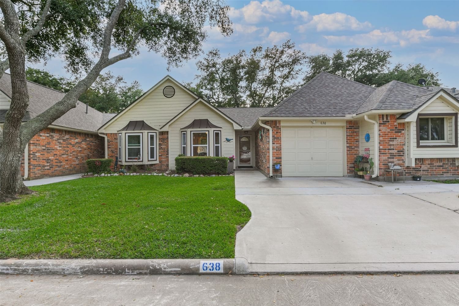 Real estate property located at 638 Country Grove, Brazoria, Country Grove Twnhms Sec 1, Pearland, TX, US